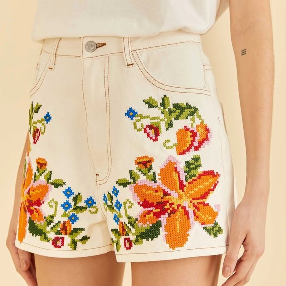 NWT Farm Rio Embroidered Floral Twill Shorts Size:L *RARE* - Picture 2 of 12